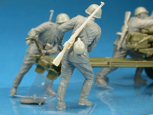 Радянські артилеристи маневрують детальное изображение Фигуры 1/35 Фигуры