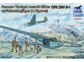 обзорное фото Tacticsl Assault Glider DFS 230 B-1 w/Fallschirmjäger (4 Figures) Aircraft 1/35