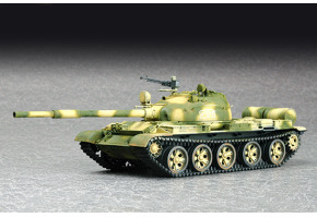 Сборная модель 1/72 советский танк Т-62 образца 1972 года Трумпетер 07147