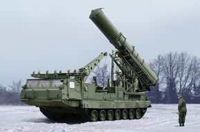 Сборная модель зенитно-ракетного комплекса ЗРК С-300В 9А85
