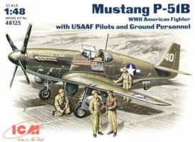 Mustang P-51B з пілотами ВПС США та наземним персоналом