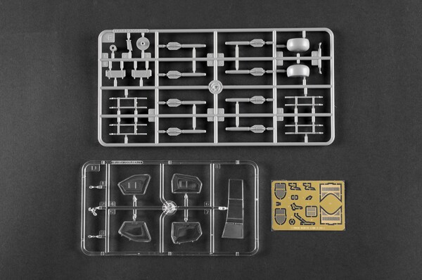 Збірна модель 1/48 Легкий розвідувально-ударний вертоліт Z-19G Trumpeter 05851 детальное изображение Вертолеты 1/48 Вертолеты