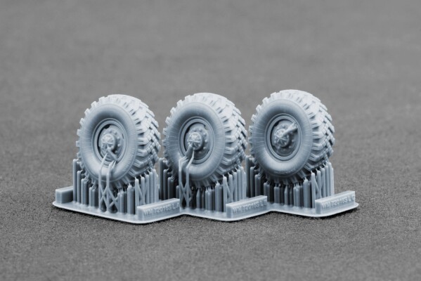 Набір коліс (з деформацією) для УРАЛ-4320 &quot;ОI-25&quot; від Hobby Boss та ICM ScaleX WM 72016S детальное изображение Колёса Афтермаркет