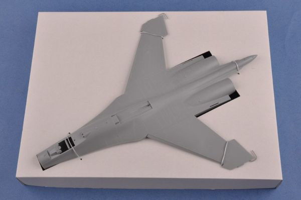 Збірна модель1/48  винищувач Su-27 рання версія HobbyBoss 81712 детальное изображение Самолеты 1/48 Самолеты