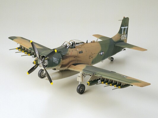 Сборная модель 1/48 Самолет Douglas A-1J Skyraider Тамия 61073 детальное изображение Самолеты 1/48 Самолеты