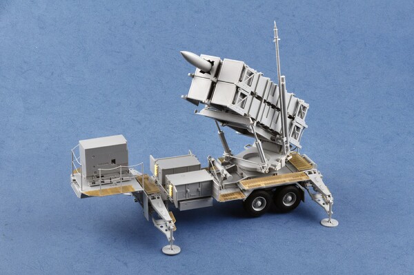 Збірна модель 1/35 ЗРК M901 Patriot &amp; AN/MPQ-53 Trumpeter 01022 детальное изображение Зенитно ракетный комплекс Военная техника