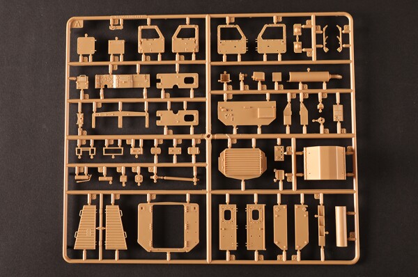 Збірна модель 1/35 Бронеавтомобіль Cougar H A1 4X4 MRAP HobbyBoss 80156 детальное изображение Автомобили 1/35 Автомобили