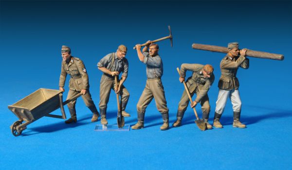 Немецкие солдаты за работой детальное изображение Фигуры 1/35 Фигуры