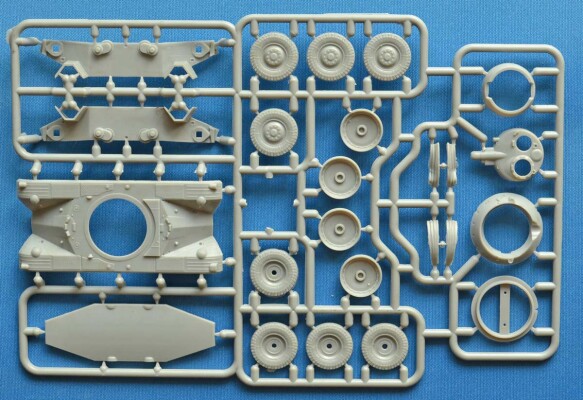 Сборная модель 1/72 Колесный танк EBR F1 09 mod.1951 с башней FL-11 ACE 72459 детальное изображение Бронетехника 1/72 Бронетехника