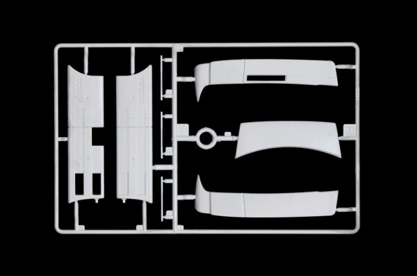 Збірна модель 1/24 вантажний автомобіль / тягач Iveco Hi-way E5 Abarth Italeri 3934 детальное изображение Грузовики / прицепы Гражданская техника