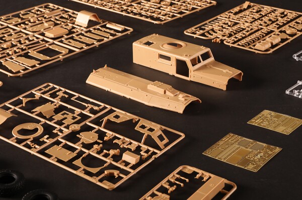 Збірна модель 1/35 Бронеавтомобіль Cougar H A1 4X4 MRAP HobbyBoss 80156 детальное изображение Автомобили 1/35 Автомобили