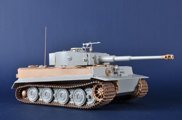 Сборная  модель 1/16 Танк Тигр I Pz.Kpfw.VI Ausf.E Sd.Kfz.181 Позднее Производство Трумпетер 00945 детальное изображение Бронетехника 1/16 Бронетехника