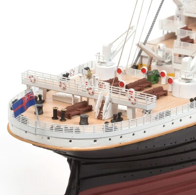 Scale wooden model 1/300 British passenger steamship Titanic OcCre 14009 детальное изображение Корабли Модели из дерева