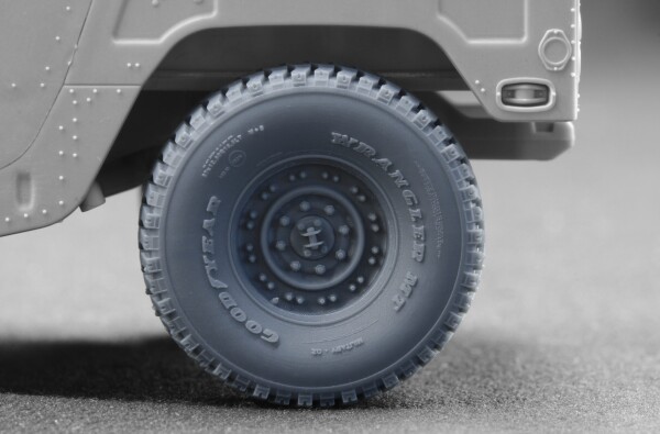 Набор колес универсальный для HMMWV MT 24-bolt ScaleX WM 35003 детальное изображение Колёса Афтермаркет