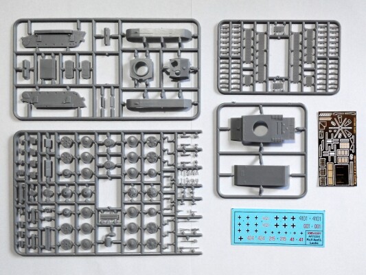 Сборная модель 1/72 Немецкий лёгкий танк Pz.Kpfw.II Ausf.L Luchs Armory Models Group 72203 детальное изображение Бронетехника 1/72 Бронетехника