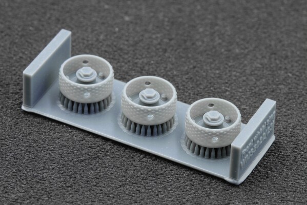 Набор колес (с деформацией) для Унимог 404 11.0 R20 от Revell, AK-Interactive, ICM ScaleX WM 35023S детальное изображение Колёса Афтермаркет