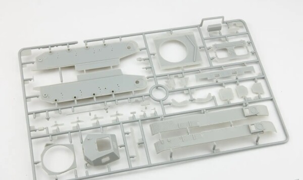 Збірна модель 1/35 Німецький вогнеметний танк Panzerkampfwagen II (Flamm) Ausf.E (Sd.Kfz.122) Bronco 35124 детальное изображение Бронетехника 1/35 Бронетехника