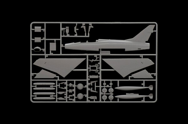 Збірна модель 1/72 Літак F-100F Super Sabre Italeri 1398 детальное изображение Самолеты 1/72 Самолеты