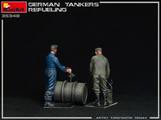 Scale model 1/35 Figures German tank crew refueling MiniArt 35348 детальное изображение Фигуры 1/35 Фигуры
