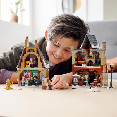 Конструктор LEGO Harry Potter TM Візит в село Гоґсмід 76388 детальное изображение Harry Potter Lego
