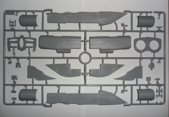 Збірна модель 1/48 Радянського літака-розвідника МіГ-25 ICM48904 детальное изображение Самолеты 1/48 Самолеты