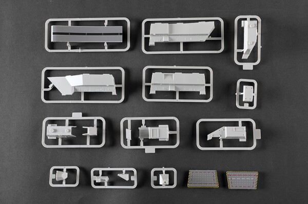 Збірна модель 1/700 Британський авіаносець HMS Queen Elizabeth Trumpeter 06751 детальное изображение Флот 1/700 Флот