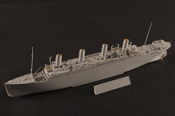 Збірна модель 1/700 Шпитальне  судно Britannic HobbyBoss 83422 детальное изображение Гражданский флот Флот