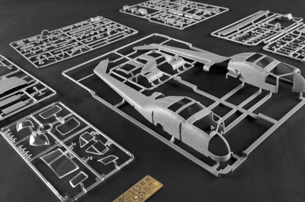 Сборная модель 1/35 Вертолет UH-1B Хьюи Трумпетер 05111 детальное изображение Вертолеты 1/35 Вертолеты