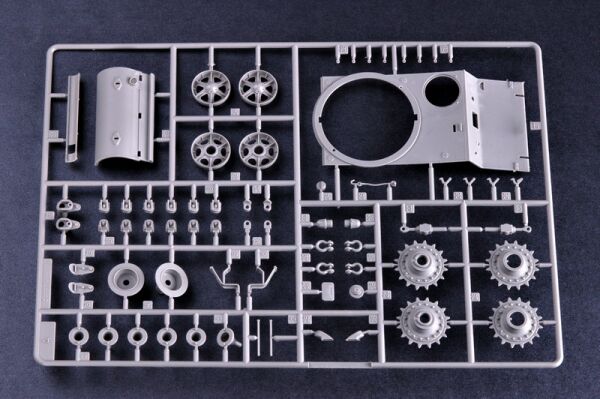 Scale model 1/35 Soviet heavy tank KV-1 with screens Trumpeter 00357 детальное изображение Бронетехника 1/35 Бронетехника