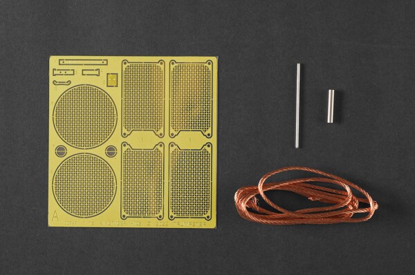 Збірна модель 1/16 Танк Pz.Kpfw.VI Sd.Kfz.182 Тигр II (вежа Henschel зі 105-мм гарматою) Trumpeter 00949 детальное изображение Бронетехника 1/16 Бронетехника