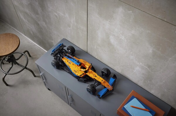 Constructor LEGO Technic McLaren Formula 1 racing car 42141 детальное изображение Technic Lego