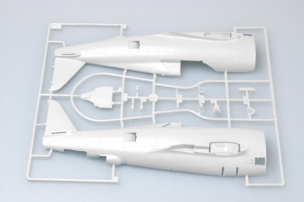 Збірна модель 1/32 Американський винищувач-бомбардувальник P-47D Тандерболт &quot;Razorback&quot; Trumpeter 02262 детальное изображение Самолеты 1/32 Самолеты