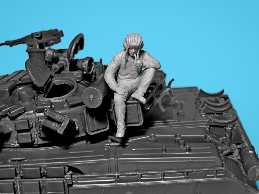 Scale model 1/35 figures of tank crews of the armed forces of Ukraine ICM 35756 детальное изображение Фигуры 1/35 Фигуры