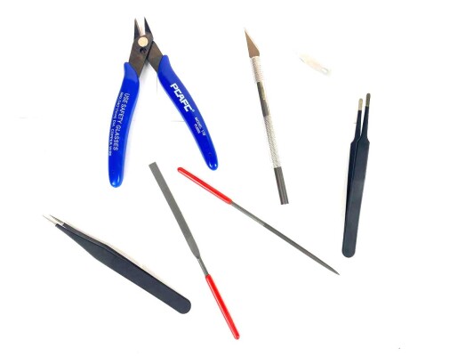 Набор инструментов 8 позиций (кусачки, пинцет, надфиль, нож, чехол) детальное изображение Разное Инструменты