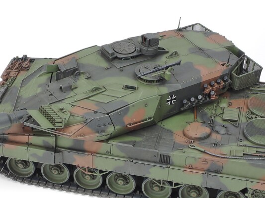 Збірна модель 1/35 танк Леопард 2A6 Tamiya 35271 детальное изображение Бронетехника 1/35 Бронетехника