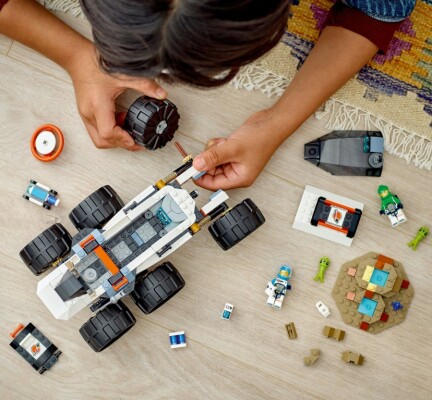 Конструктор LEGO City Космический исследовательский вездеход и инопланетная жизнь 60431 детальное изображение City Lego