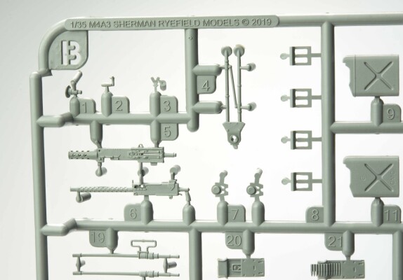 Збірна модель 1/35 Танк M4A3E8 Sherman RFM RM-5028 детальное изображение Бронетехника 1/35 Бронетехника