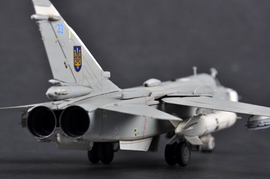 Збірна модель 1/72 Фронтовий літак-розвідник Су-24МР Trumpeter 01672 детальное изображение Самолеты 1/72 Самолеты