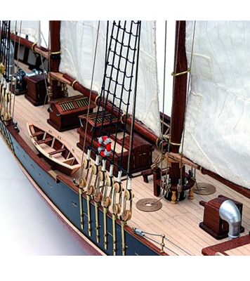 Деревянная модель канадского парусного корабля Bluenose II в масштабе 1:75 детальное изображение Корабли Модели из дерева