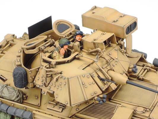 Scale model 1/35 US IFV M2A2 Bradley ODS Tamiya 35264 детальное изображение Бронетехника 1/35 Бронетехника