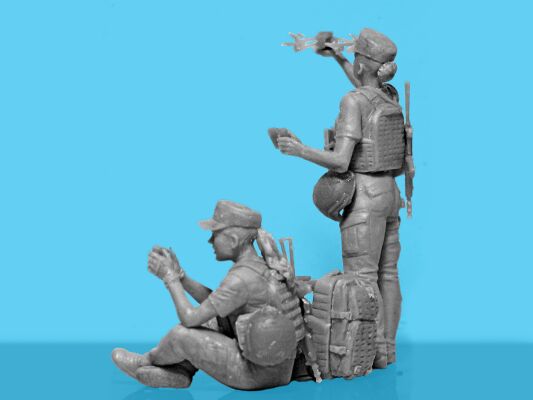Scale model 1/35 figures of female military personnel of the Armed Forces of Ukraine &quot;War has no gender&quot; ICM 35755 детальное изображение Фигуры 1/35 Фигуры