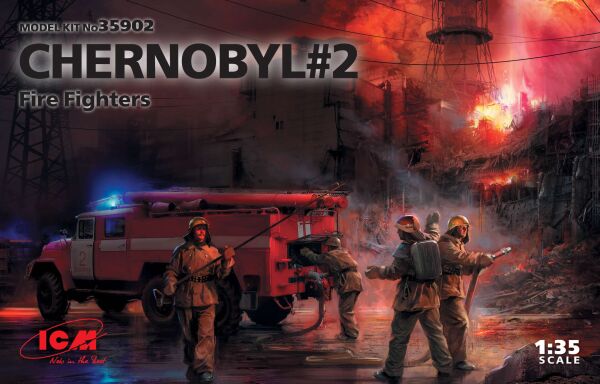 Scale model 1/35 Chernobyl #2. Firemen (AC-40-137A, 4 figures and diorama stand with background) ICM35902 детальное изображение Автомобили 1/35 Автомобили