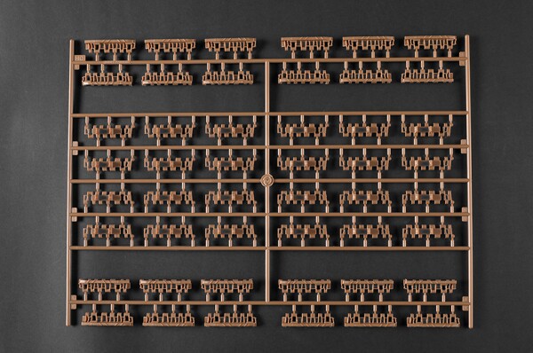 Збірна модель 1/16 Танк Pz.Kpfw.VI Sd.Kfz.182 Тигр II (вежа Henschel зі 105-мм гарматою) Trumpeter 00949 детальное изображение Бронетехника 1/16 Бронетехника