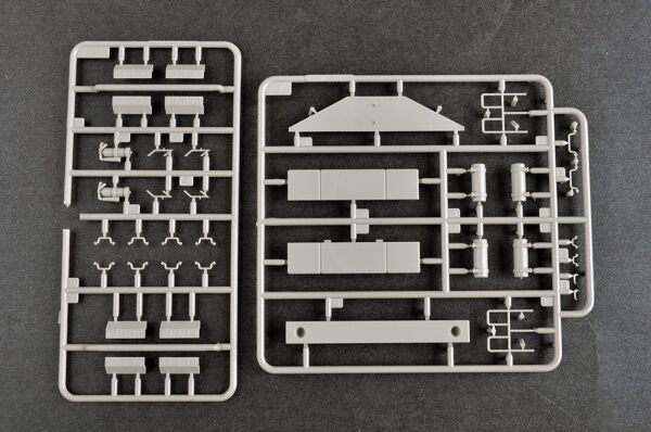 Сборная модель 1/35 Тягач МАЗ-545 с полуприцепом ЧМЗАП-5247Г Трумпетер 01089 детальное изображение Автомобили 1/35 Автомобили