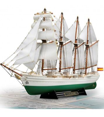 Деревянно-пластиковая модель корабля Хуан Себастьян Элькано и Эсмеральда в масштабе 1/250 детальное изображение Корабли Модели из дерева