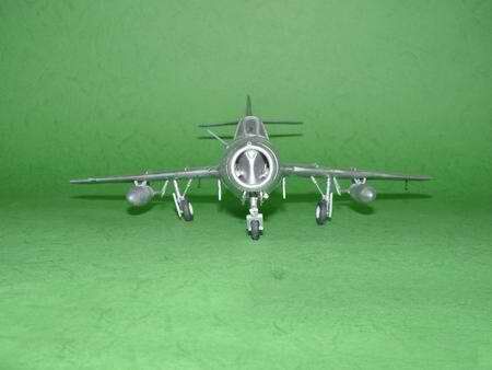 Scale model 1/48 Two-seater training aircraft MiG-15 UTI Midget Trumpeter 02805 детальное изображение Самолеты 1/48 Самолеты