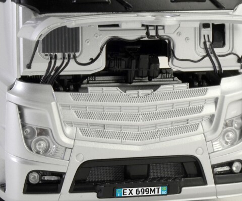 Scale model 1/24 truck Mercedes Benz Actros MP4 GigaSpace Italeri 3905 детальное изображение Грузовики / прицепы Гражданская техника
