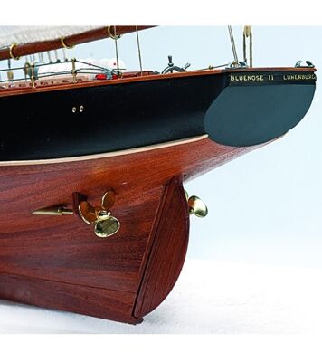 Деревянная модель канадского парусного корабля Bluenose II в масштабе 1:75 детальное изображение Корабли Модели из дерева