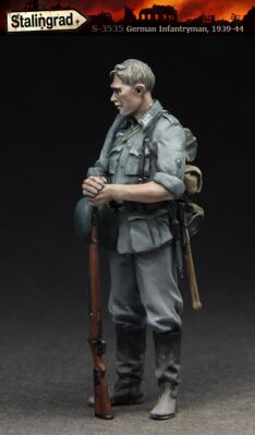 Немецкий пехотинец,1939-1944 детальное изображение Фигуры 1/35 Фигуры