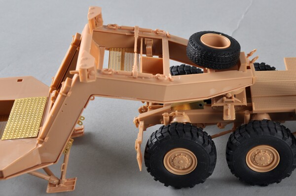 Scale plastic model 1/35 M1014 tractor with M747 semi-trailer IloveKit 63529 детальное изображение Автомобили 1/35 Автомобили